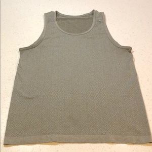 Men’s lululemon Metal Vent Tech Tank size small